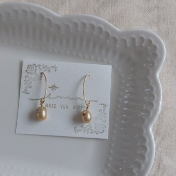 14kgf シャンパンカラー淡水パールの１粒ピアス