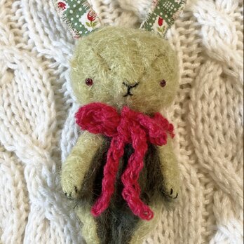 ウサギ（小）＊グリーン＊ハンドメイド＊ぬいぐるみspirit animal＊グラスアイ＊モヘア＊（検索）テディベア