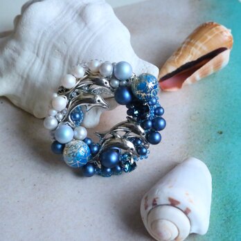 イルカの遊ぶ海