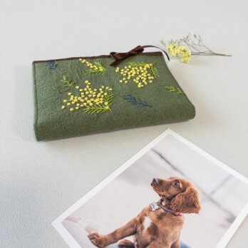 ミモザ刺繍のフォトケース