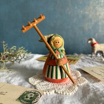 Sweden vintage wooden farmer girl 木製 スウェーデンの農家の娘さん オブジェ