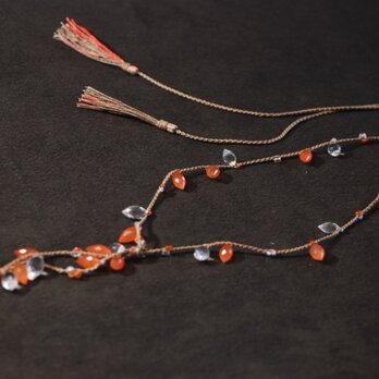 カーネリアンとシルクのネックレス