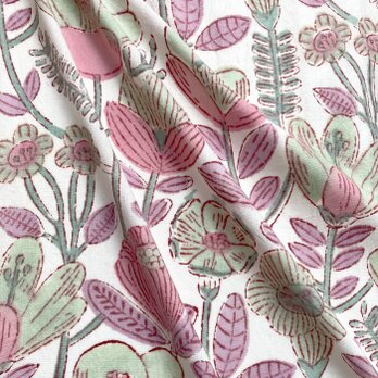 インド ブロックプリント生地 [50cm単位] サンガネリ 花畑 ピンクXホワイト地 PP フラワー IF0491