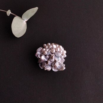 [ブローチ] lightgray keshi pearl / 桐箱orオリジナルBOX入り