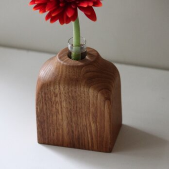 木の花瓶