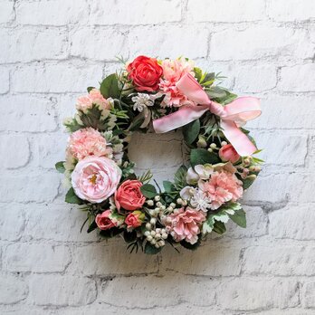 ピンクローズとカーネーションのふんわり優しい春色リース（アーティフィシャルフラワー）[a20261017]