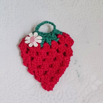 イチゴブローチ