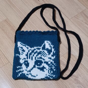 ネコ柄のポーチ