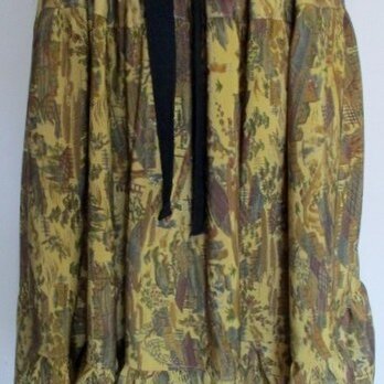 ８７０１　正絹の着物で作った膝丈スカート　