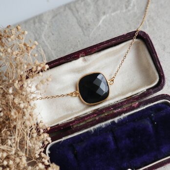 大粒ブラックスピネルのスクエアネックレス｜上品な艶めき＊金属アレルギー対応