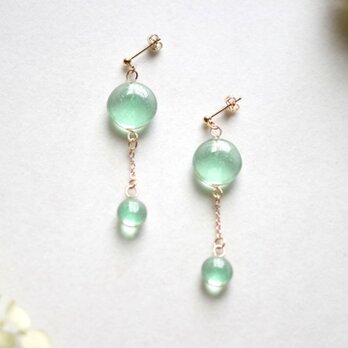 レジンアート　二粒の水滴ピアス〈風が囁く〉