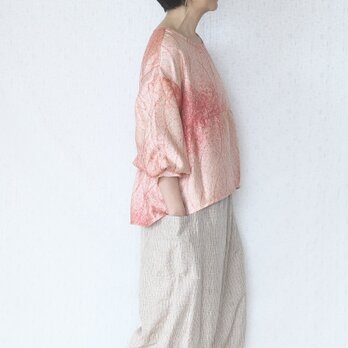 ペプラムプルオーバー