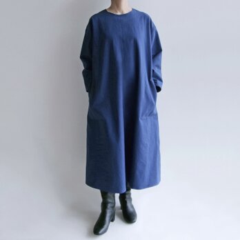 国産綿麻キャンバス（青）のシンプルなワンピース