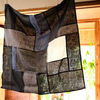 リネンのパッチワーク風呂敷｜モノトーンにネイビー｜75㎝