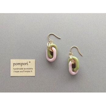 ２色リングのピアス（ピンク×抹茶グリーン）