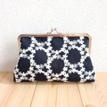 サークル刺繍　大きめがま口ポーチ　16.5cm口金　通帳ケース　お薬手帳ケース　ブラック　684