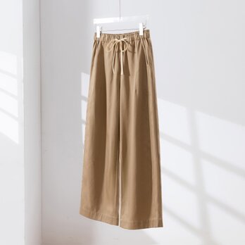 年間を通じて快適に着用できるワイドパンツ　シワになりにくいロングパンツ　濃いベージュ　250904-3 250904-3