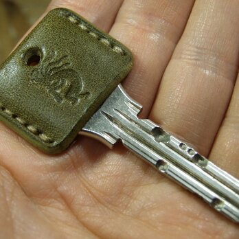 ココペリ刻印のキーカバー オリーブ×ベージュ