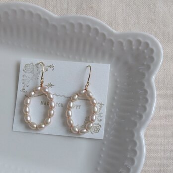 14kgf ベージュカラー淡水パールのオーバルピアス