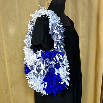【一点もの】ブルー系フラワーデザインショルダーバッグ  オリジナルブルー×シルバーの花モチーフショルダーバッグ