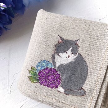 受注制作『紫陽花と猫』手描きコットンリネン小さめハンカチ大判ハンカチランチクロス ベージュエクリュ グレー猫ハチワレ猫