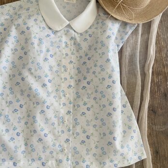 4月のお花のお洋服：小さなネモフィラ（襟付きブラウス）