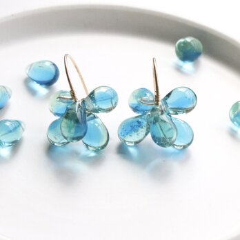 紫陽花色チェコガラスのピアス／イヤリング 小ぶり 上品 14Kgf 大人 透明感 （Blue / Green）