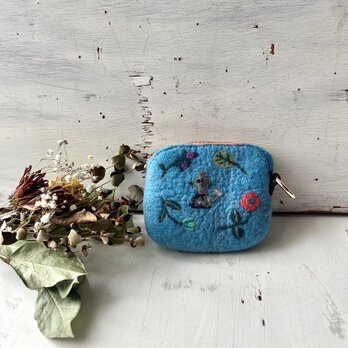 カラフルなお花と動物の羊毛刺繍ポーチ（スカイブルー✖️サンゴ　プードル）