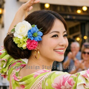 純白の薔薇と青いニゲラの髪飾り　フラメンコ　フローレス　バラ　黄緑　ブルー　白　ピンク　アジサイ　髪飾り　ダンス　フォーマル