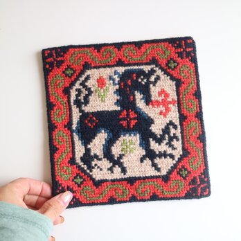 スウェーデンで見つけたツヴィスト刺繍のタペストリー No.6750B