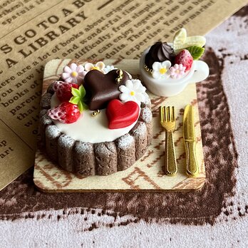 158 ＊ハートのホワイトチョコタルトセット＊　ミニチュアスイーツ　粘土　ドールハウス　シルバニア　オブジェ　YUMEmini