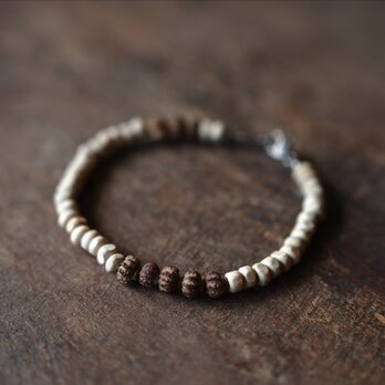 -Tulsi & Nuts- bracelet