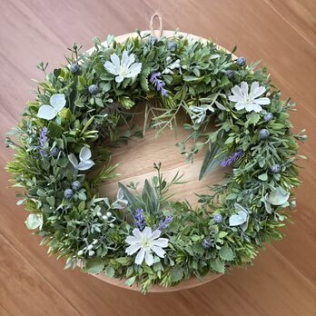 葉のリース＊白い草花・薄水色のユーカリ・ラベンダー