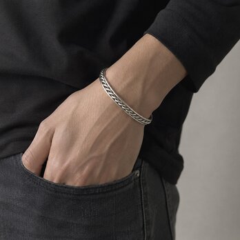 受注生産【Single Twist Bangle】/ 職人手仕事　研磨仕上げ　ステンレス　バングル