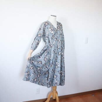 シックな花柄リネンのカシュクールワンピース