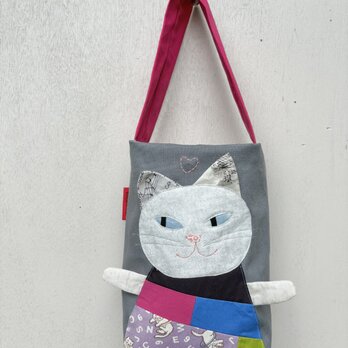 お散歩ねこの小さなかばん