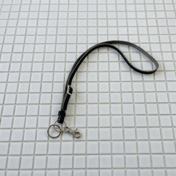 栃木レザーヌメロングマルチストラップ　黒　携帯ストラップ　iPhoneストラップ　キーリング　バックチャーム