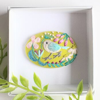 ことりと草花の刺繍ブローチ(botanical）#484
