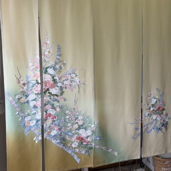 花刺繍　ゴージャス　お部屋のオシャレ最適　着物リメイク暖簾　横幅〜135-丈〜102!