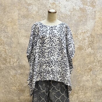 浴衣をリメイク　小花文様ブラウス 　kato0014   / 古布 着物 着物リメイク kimono