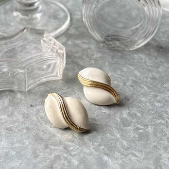 P787-ヴィンテージピアス U.S.A. 1980's Ivory Enamel & Gold Wave