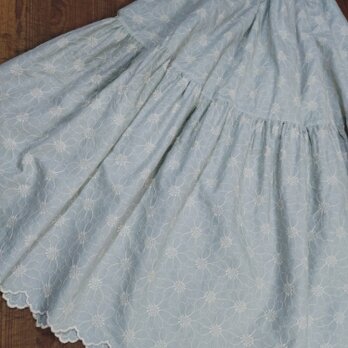 ペチスカ　綿ローン刺繡レース裾スカラップ（ミントブルー）