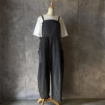 着物リメイク 野良着、木綿をサロペット パンツにリメイク  型染め 筒書き のポケット付き kato0033 / kimono