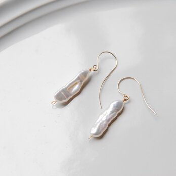 ホワイトスティックパールのピアス　１４kgf