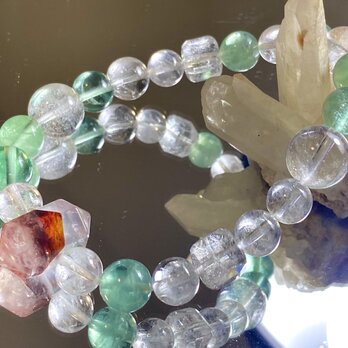BR7-94 一点物 紅膠花クォーツ 蛍石 フローライト 青緑 白水晶 ブレスレット