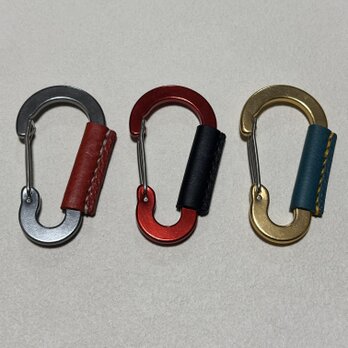 【在庫品】レザー付カラビナ　アウトドア　キーホルダー　