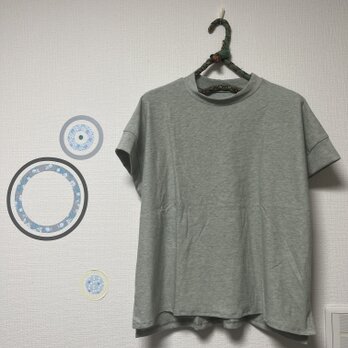 大人のデイリーTシャツ　プチハイネック　コットン　　グリーン　ミジンコボーダー