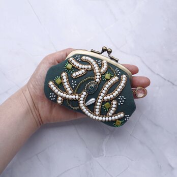 仕切り付き｜小さなビーズ刺繍のがま口｜青緑×ガーゼ｜小銭入れにも｜アクセサリーケース