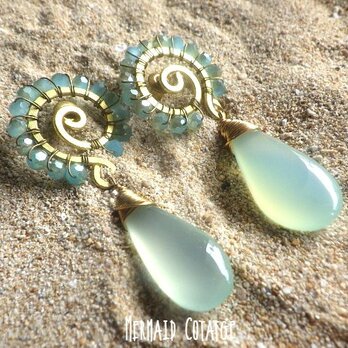 【Ocean Swirl Chalcedony 'Aqua'】波の渦から滴るカルセドニーのボヘミアンピアス