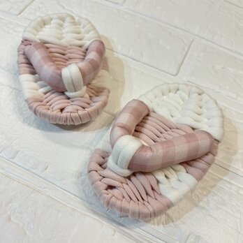 【1歳のお祝い】【はじめての一歩に】誕生日 餅踏み ふっくら布わらじ｜記念日・初節句・一升餅 白 ピンク チェック